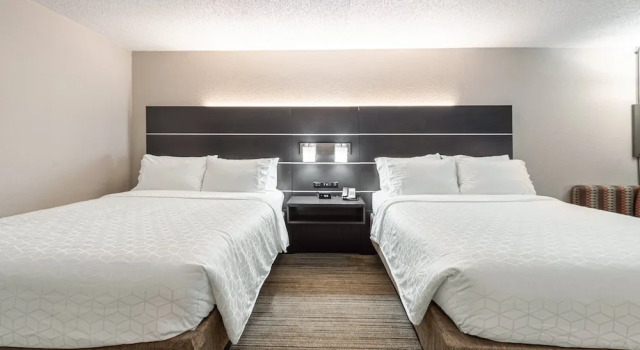 Четырёхместный номер Standard с красивым видом из окна Holiday Inn Express - Columbus Downtown by IHG