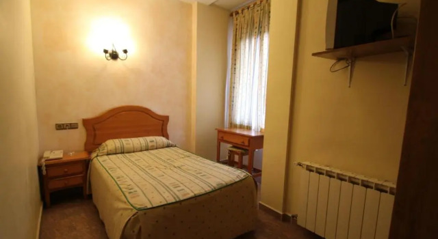 Одноместный номер Standard с красивым видом из окна Hostal Restaurante Cuatro Caminos