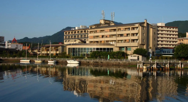 Номер Standard с видом на озеро Biwako Ryokusuitei