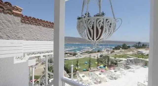 Shaka Marine Boutique Hotel