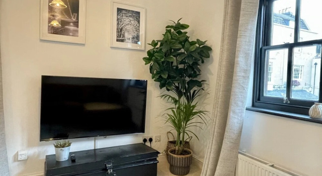 Cosy Oasis in the Heart of Clifton Village, Забронировать Отель Клифтон Бристоль