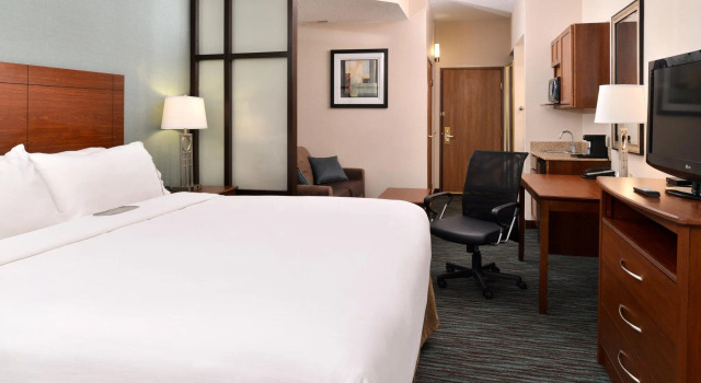 Двухместный люкс Holiday Inn Express & Suites St Marys by IHG