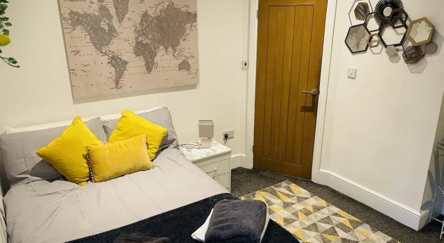 Hidden Hot Tub Retreat Apartment in Nottingham, Varaa Huoneisto Asunnot kohteessa Merseyside, Huoneisto