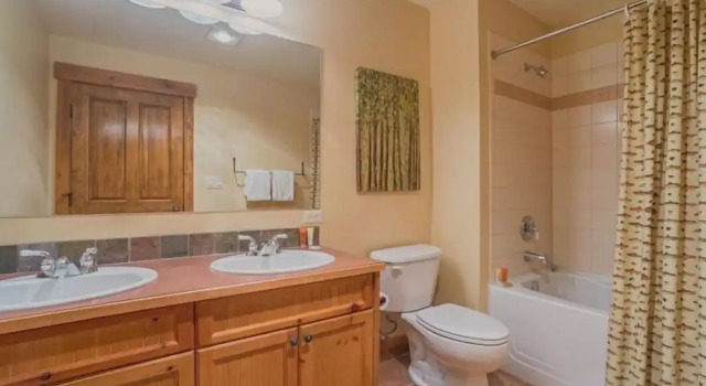 Номер Standard с балконом 2 Bedroom Colorado Vacation Rental situated in River Run Village Steps from the Summit Express Gondola