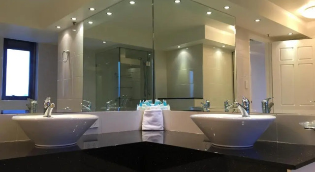 Апартаменты Superior Surfers Century Oceanside Apartments