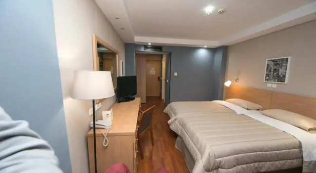 Четырёхместный номер Standard Athina Airport Hotel