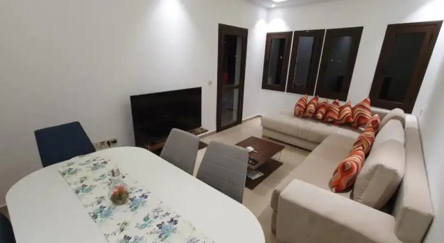 Colina smir appartement en résidence avec piscine Mdiq, Rezerwuj Apartament Hotele w Tanger-Tetouan z parkingiem, Parking
