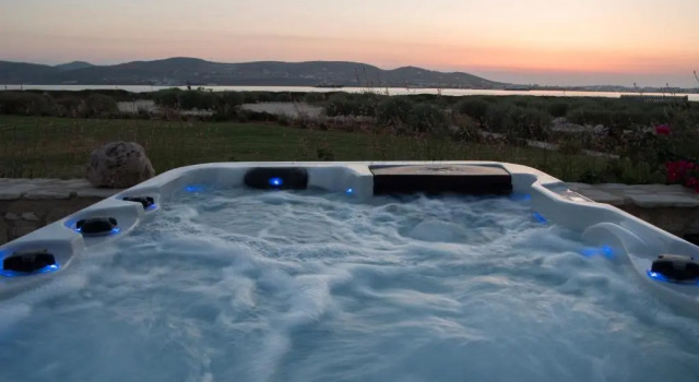 Коттедж Sunray Pounta Paros Beachfront Villa near Kitesurf