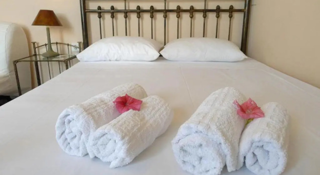 Двухместный номер Standard с балконом и с видом на море Ampoulos Rooms & Apartments