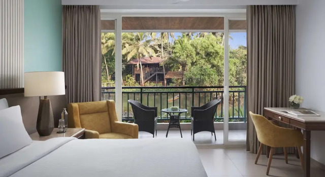 Номер Deluxe с балконом и с видом на реку Mandrem Beach Resort, a member of Radisson Individuals Retreat