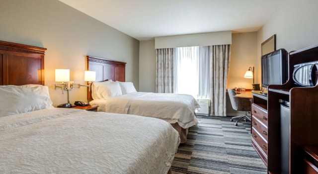 Четырёхместный номер Standard Hampton Inn & Suites Westford-Chelmsford