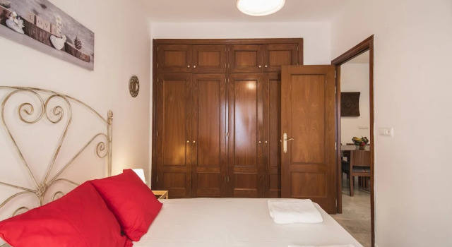 Апартаменты с красивым видом из окна Apartamentos Granata