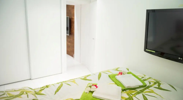Апартаменты Comfort с балконом First Floor Flat - Adults Only
