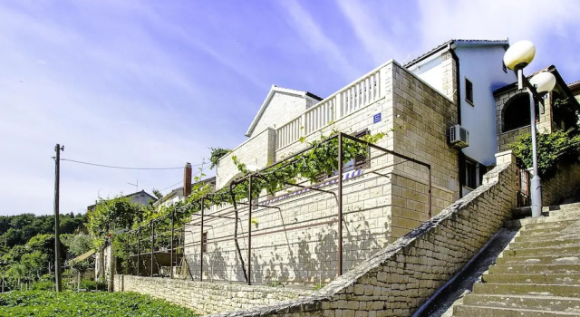 Apartments Ostoja, Book Lejlighed Hoteller i Split Region med parkering, Parkering