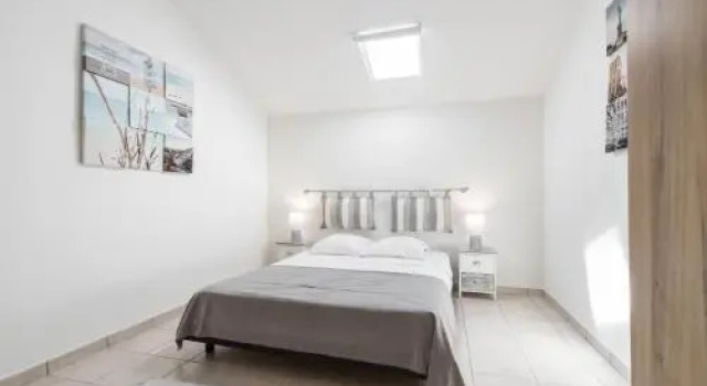 Massena Square - 1 Bdr Duplex With Ac, Забронировать Отель Ницца Приморские Альпы, рядом с Набережная Соединенных Штатов