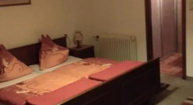 Pension Charlotte, Rezerwuj Hotel Hotele w Salzburg z parkingiem, Parking