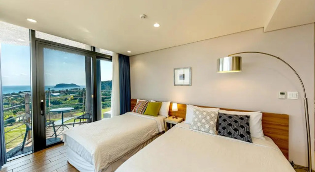Трёхместный номер Standard с видом на море Jeju Bom stay & Art Gallery