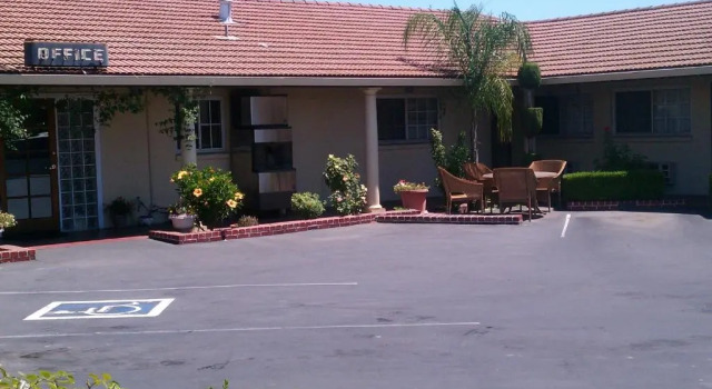San Joaquin Motel, Rezerwuj Motel Motele w Merced, Motel