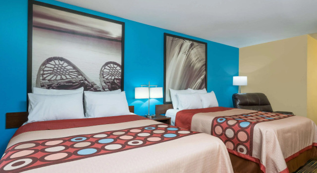 Super 8 South Broadway, Rezerwuj Hotel Hotele w Rochester z parkingiem, Parking