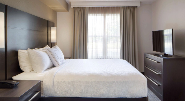 Четырёхместный люкс с 2 комнатами Sonesta ES Suites Fresno