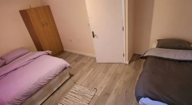 4 Bed House Sleeps 12 - Private Garden - Parking, Забронировать Отель Отели Лондона 3 звезды, рядом с Станция метро Surrey Quays, 3*