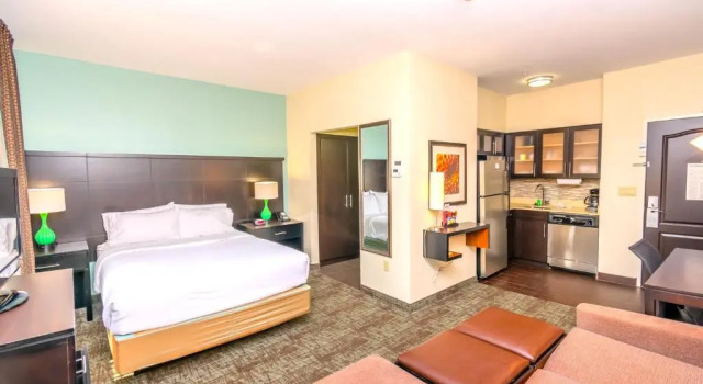 Люкс Staybridge Suites Houston - IAH Airport by IHG