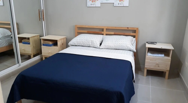 1br 6 Miles to Beaches & Airport w/ Parking/wifi & Hot Water