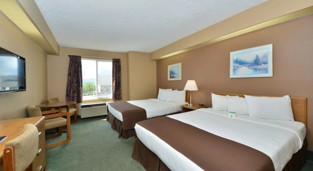 Четырёхместный номер Standard Americas Best Value Inn Kalispell
