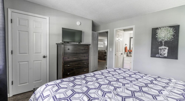 Foothills C-13 2 Bedroom Condo, Забронировать Отель Отели Table Rock Lake с парковкой, Парковка