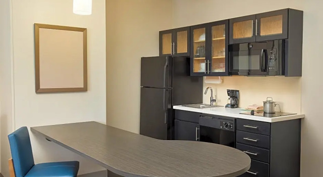 Двухместный люкс Candlewood Suites Charleston-Northwoods by IHG