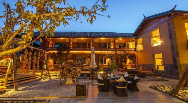 Yuexi A'xia Manor Hotel, Prenota Hotel Hotel a Lijiang con parcheggio, Parcheggio