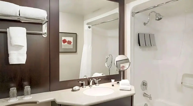 Номер Executive Spencer Hotel & Conference Centre