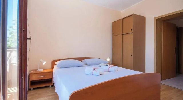 Inviting Holiday Apartment in Primosten