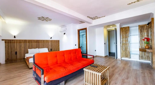 Люкс с видом на море Costa Bitezhan Beach Hotel