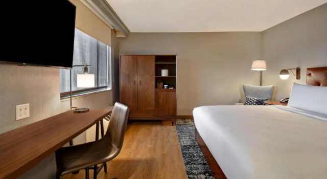 Двухместный номер Guest Four Points by Sheraton Boston Newton