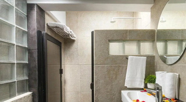 Апартаменты Suite Studio Serviced Apartments