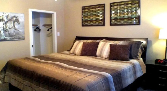 Коттедж Poolside Condo to 1 of 3 Resort Pool-Spa Complexes, ALL HEATED & OPEN 24/7/365!