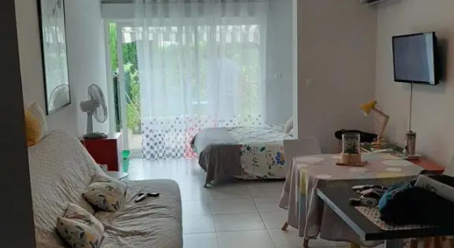 Studio avec jardinet