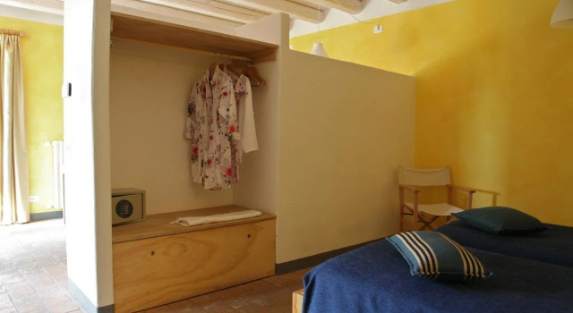 A Casa Di Mìnola, Book Hotel Hoteller i Brescia med parkering, Parkering