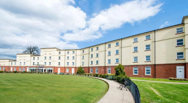 Premier Inn Stoke/Trentham Gardens, Забронировать Отель Сток-он-Трент 