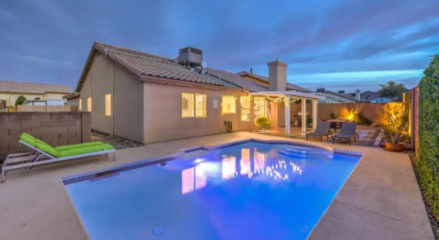 Номер Standard Sunny Heated Pool Retreat Near Las Vegas 1-story 3 Bedrooms Fully Equipped Island Kitchen