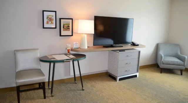 Четырёхместный номер Standard Holiday Inn Edmonton South - Evario Events by IHG