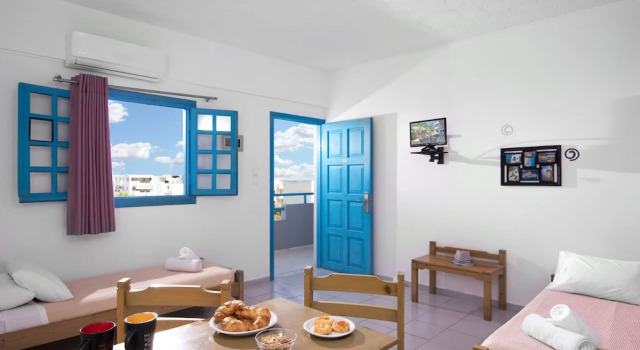 Spacious One Bedroom Apt With Lovely Mountain View, Забронировать Апартаменты/квартира Лименас Херсонису 