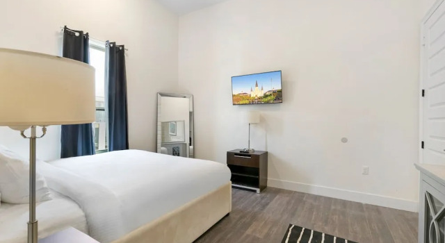 Breathtaking Condos Near French Quarter, Забронировать Апартаменты/квартира Апартаменты Нового Орлеана, рядом с Preservation Resource Center, Апартаменты/квартира