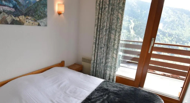 Vaujany Locations - Cochette II Apt 15, Prenota Appartamento Hotel a Alvernia con parcheggio, Parcheggio