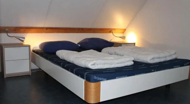 Коттедж Superior Nice Holiday Home With Washing Machine, in a Holiday Park 200m. From the Beach