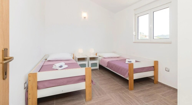 Stunning Home in Zdrelac With Wifi and 2 Bedrooms