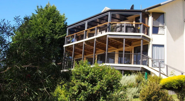 Launceston Wildlife Retreat, Book Hotel Launceston 