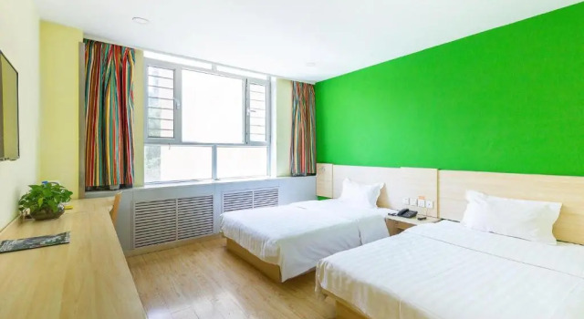 Двухместный номер Business Отель 7Days Inn Xining Kunlun Road Cross