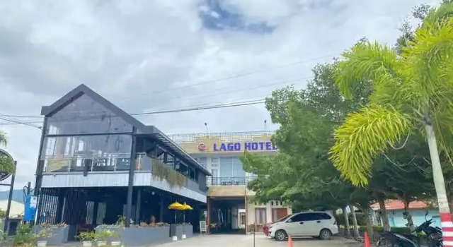 Lago Hotel and Resto, Rezerwuj Hotel Balige Sumatra